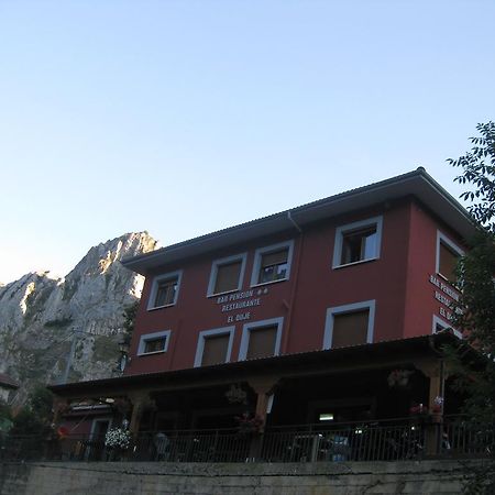 Hostal El Duje Tielve Екстер'єр фото