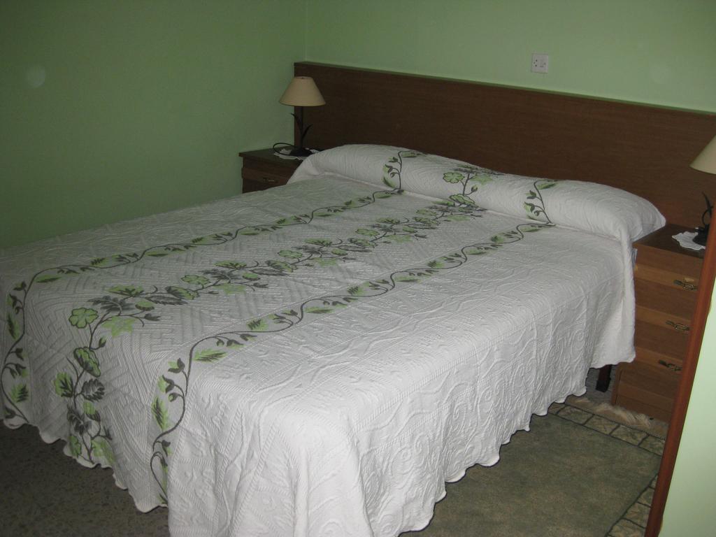 Hostal El Duje Tielve Екстер'єр фото