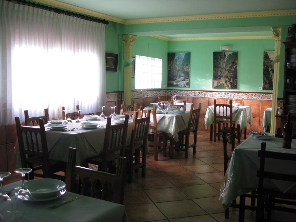 Hostal El Duje Tielve Екстер'єр фото